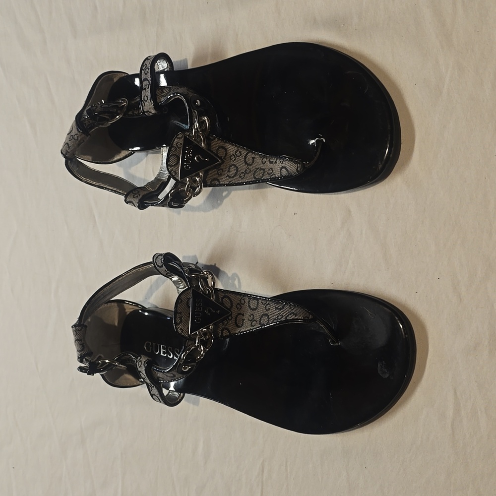 COMBO Womens guess sandals size 8 only worn 1 time guess purse matching pair